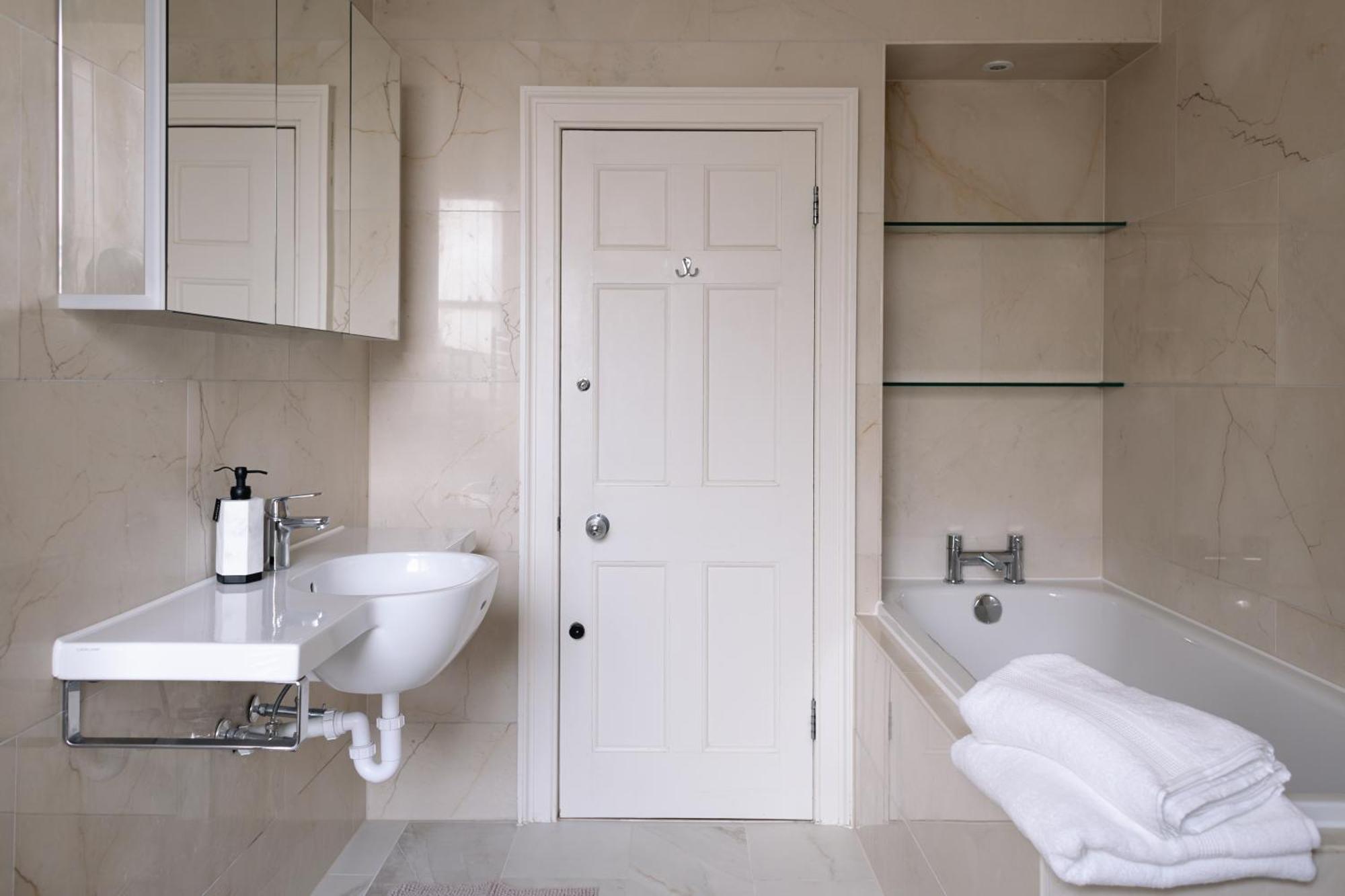 Villa Cambridge House à Bath Extérieur photo
